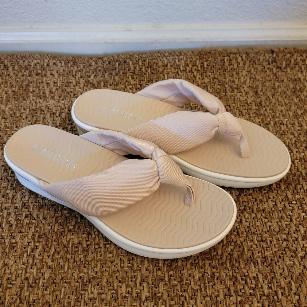 Brand new Dream Pairs Women's Flip Flops size 10